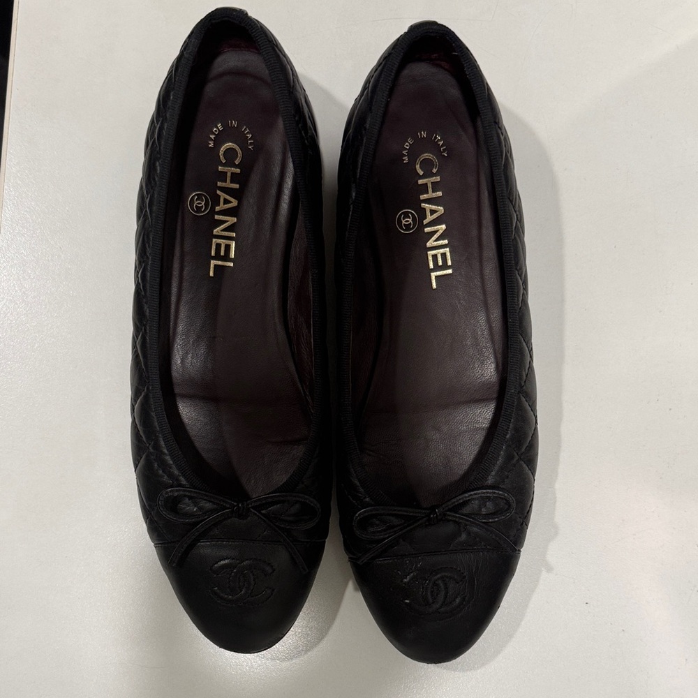 CHANEL Black Quilted Leather Ballerina Flats